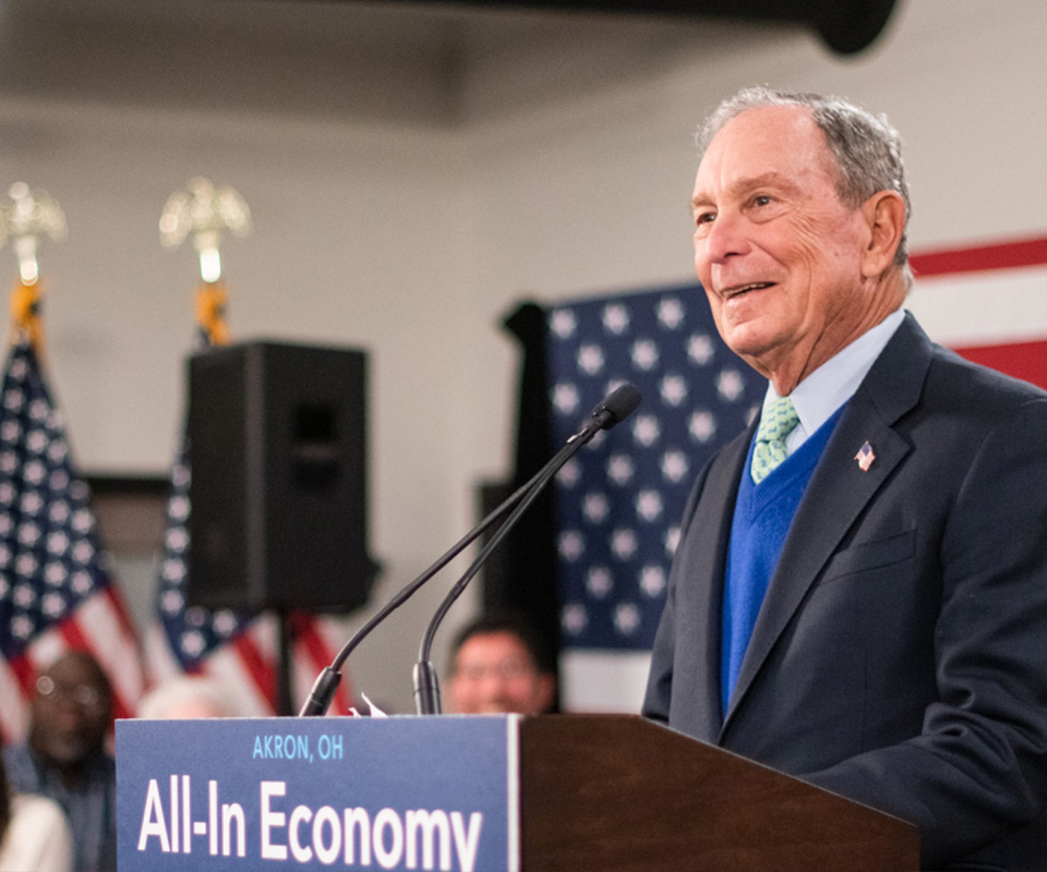 Mike Bloomberg attends an event with Mayor Daniel Horigan and Bounce Innovation Hub CEO Doug Weintraub in Akron, Ohio on January 8, 2020.